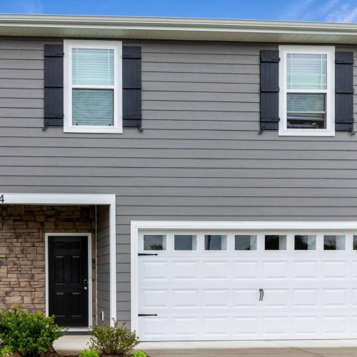 garage and front door at addiction treatment center in Murfreesboro TN